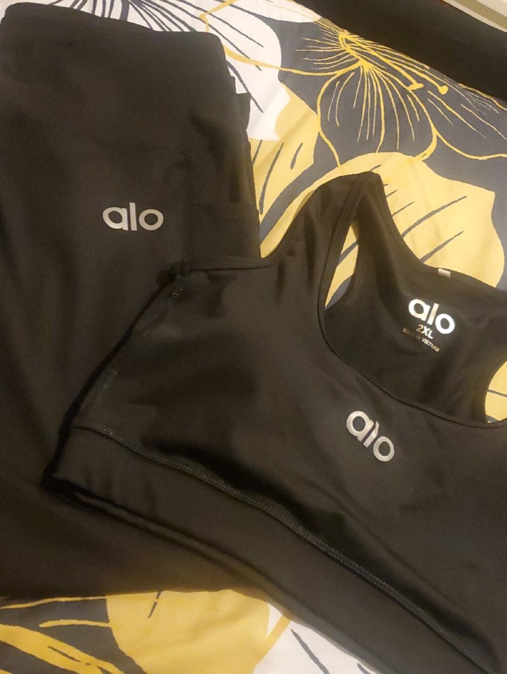 ALO Black 2 Piece Active Set